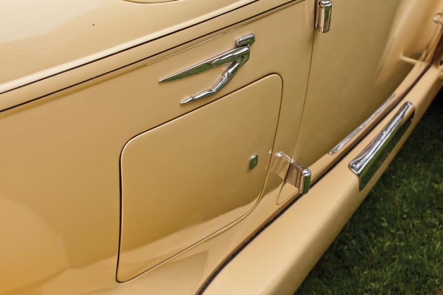 Детали экстерьера Auburn 851 SC Speedster 1935 года  (фото 79 из 93)